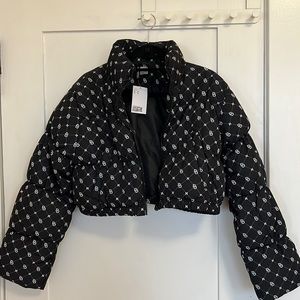 H&M Divided Cropped Black Printed Puffer